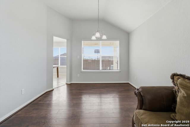 Image 15 of 32 For 8242 Pioneer Oak