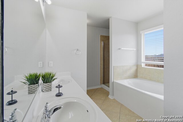 Image 24 of 32 For 8242 Pioneer Oak