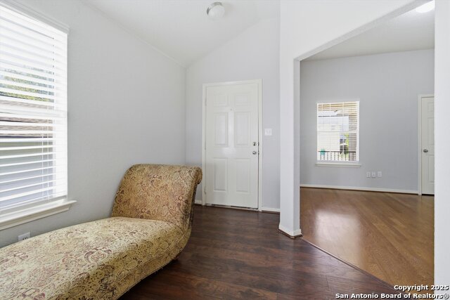 Image 5 of 32 For 8242 Pioneer Oak