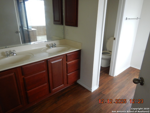 Image 14 of 21 For 9914 Copper Rise