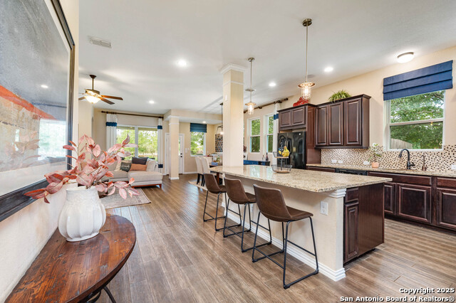 Image 11 of 35 For 8921 Vine Leaf