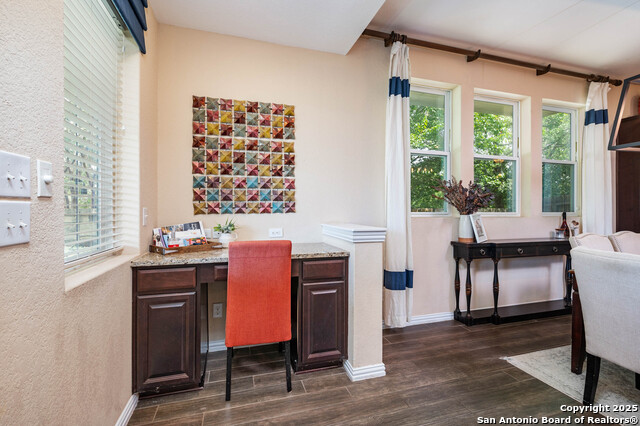 Image 16 of 35 For 8921 Vine Leaf