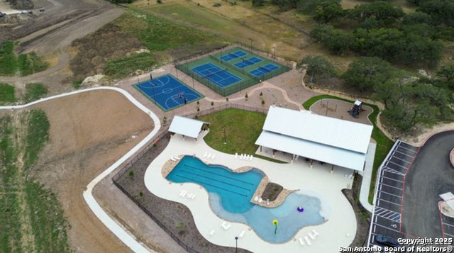 Image 7 of 8 For 926 Belle Oaks