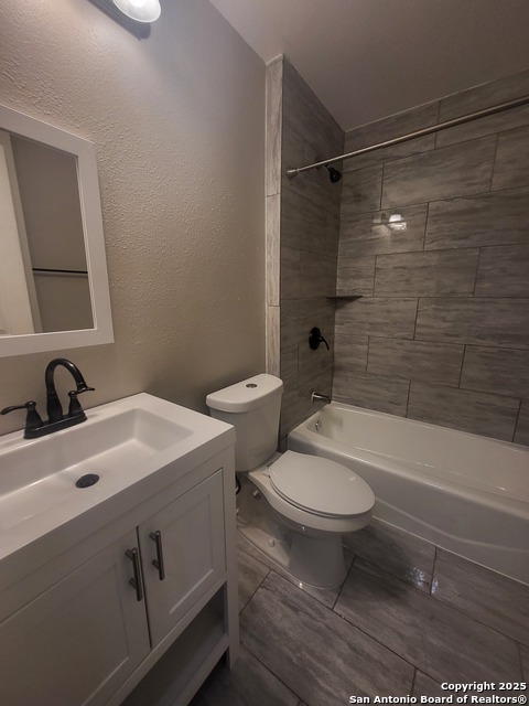 Image 6 of 8 For 446 Glendale Ave