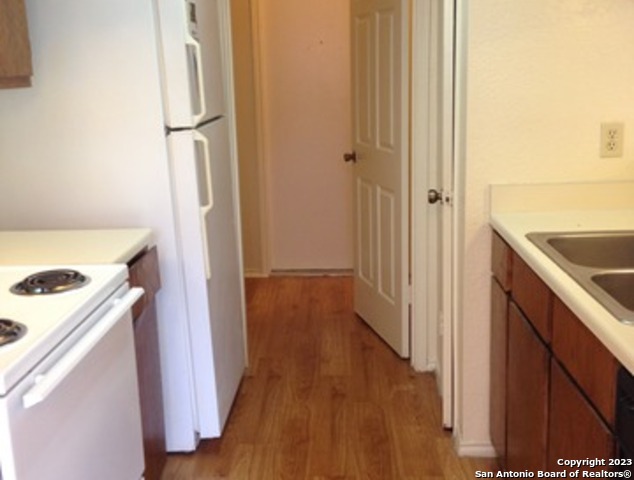 Image 2 of 8 For 14528 Waddesdon Bluff