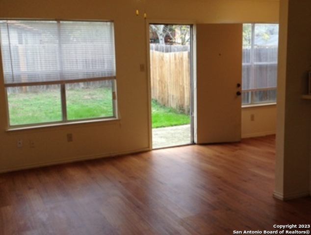 Image 3 of 8 For 14528 Waddesdon Bluff