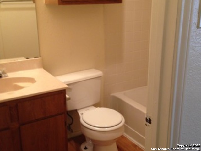 Image 5 of 8 For 14528 Waddesdon Bluff