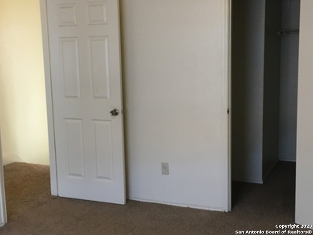 Image 6 of 8 For 14528 Waddesdon Bluff