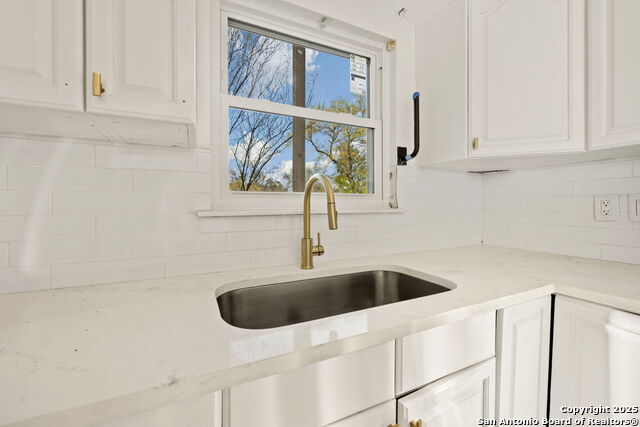 Image 10 of 19 For 7602 Strolling