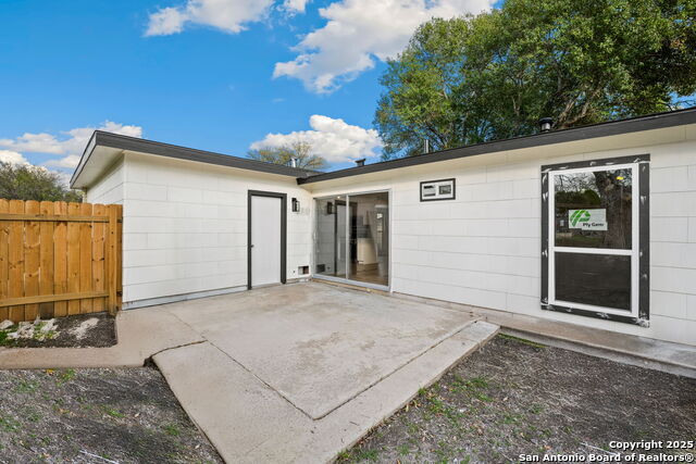 Image 16 of 19 For 7602 Strolling