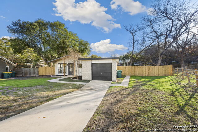 Image 2 of 19 For 7602 Strolling