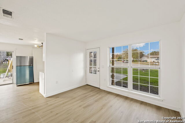 Image 5 of 19 For 7602 Strolling