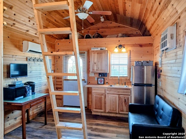 Listing photo id 27 for 300 County Road 550