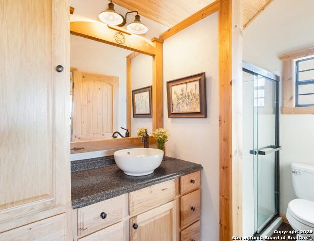 Listing photo id 7 for 300 County Road 550