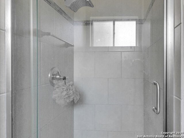 Listing photo id 11 for 8406 Daycoach