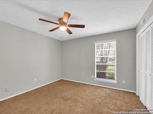 Listing photo id 12 for 8406 Daycoach