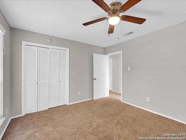 Listing photo id 13 for 8406 Daycoach