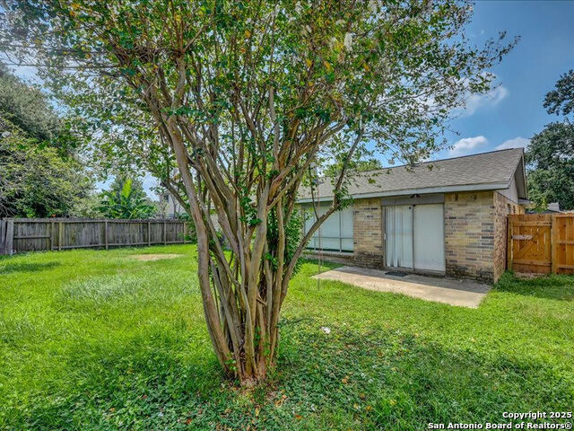 Listing photo id 16 for 8406 Daycoach