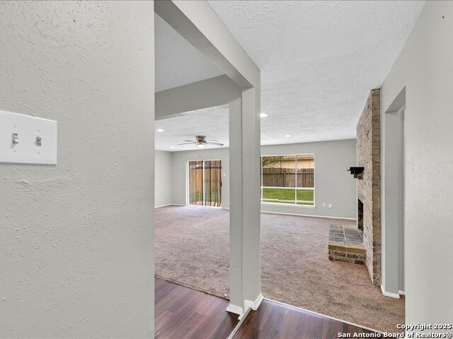 Listing photo id 0 for 8406 Daycoach