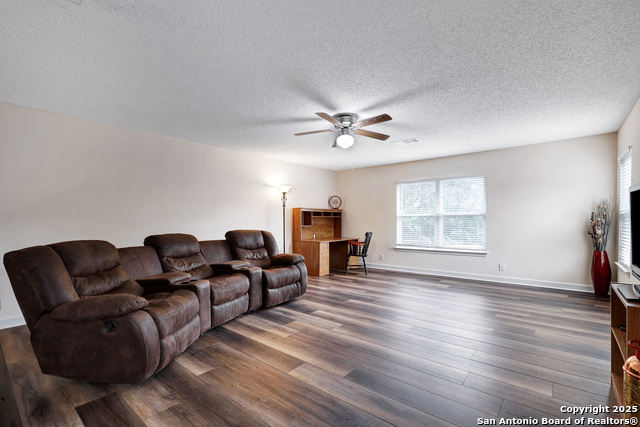 Image 22 of 47 For 9642 Elmstone