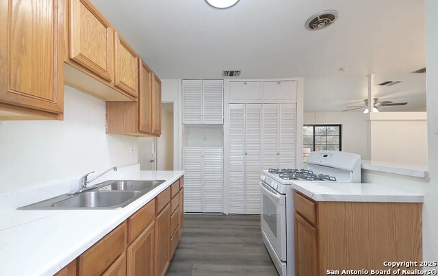 Image 4 of 6 For 110 Tropicana