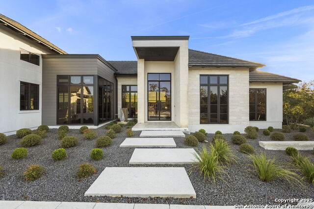 Image 12 of 80 For 121 Greystone Pt