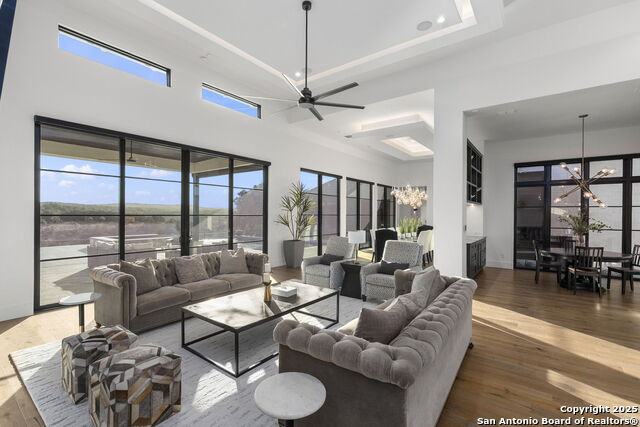 Image 17 of 80 For 121 Greystone Pt