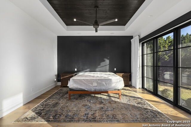 Image 33 of 80 For 121 Greystone Pt