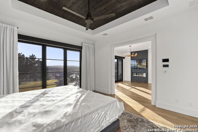 Image 34 of 80 For 121 Greystone Pt