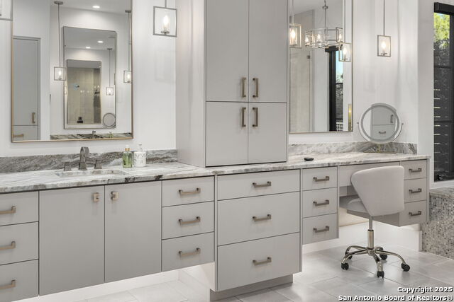 Image 39 of 80 For 121 Greystone Pt