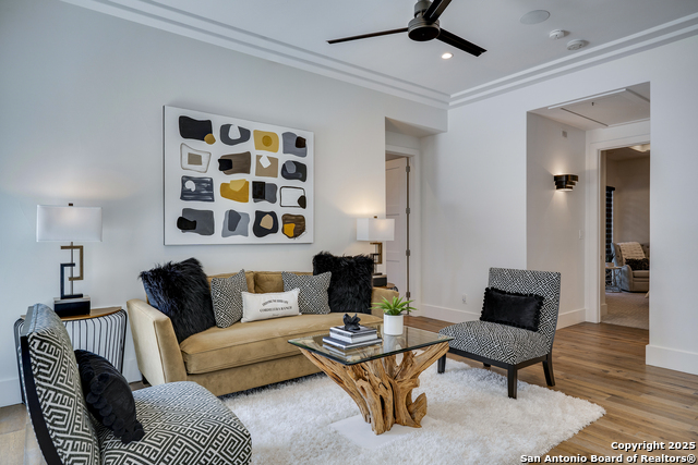 Image 46 of 80 For 121 Greystone Pt