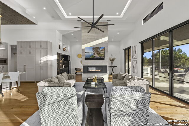 Image 5 of 80 For 121 Greystone Pt