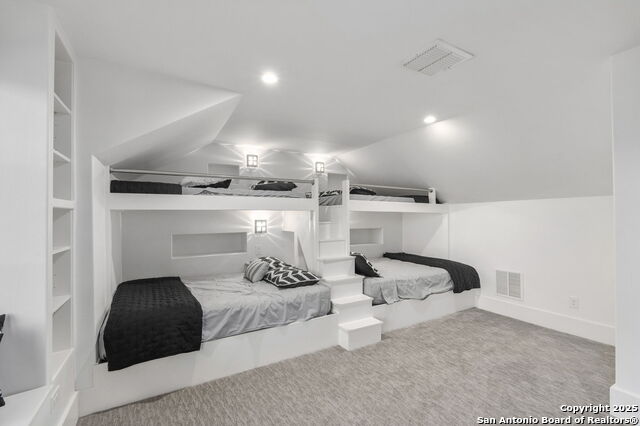 Image 54 of 80 For 121 Greystone Pt