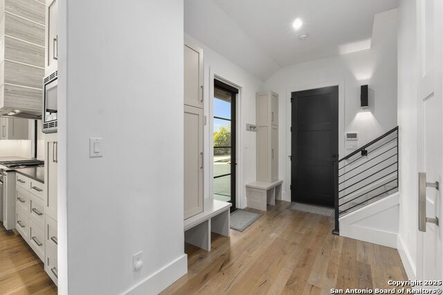 Image 58 of 80 For 121 Greystone Pt