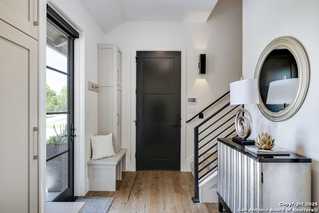 Image 60 of 80 For 121 Greystone Pt