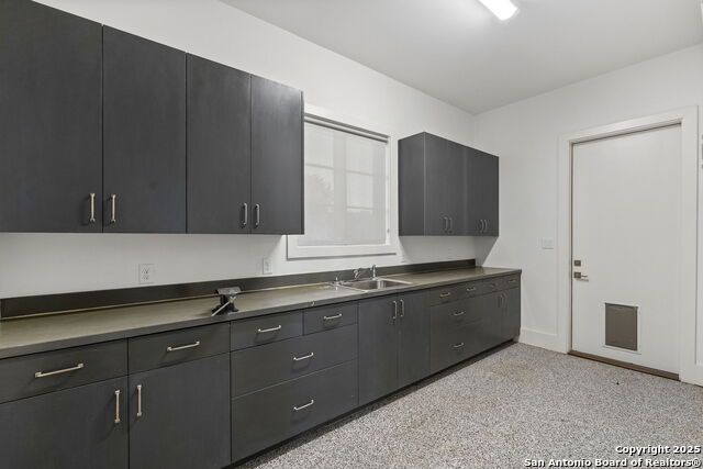 Image 61 of 80 For 121 Greystone Pt