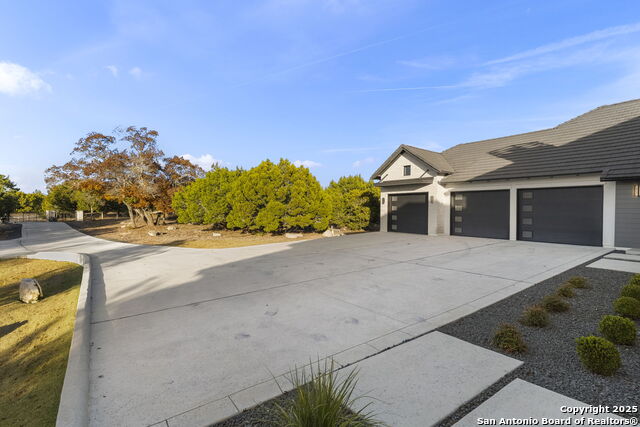 Image 78 of 80 For 121 Greystone Pt