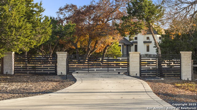 Image 8 of 80 For 121 Greystone Pt