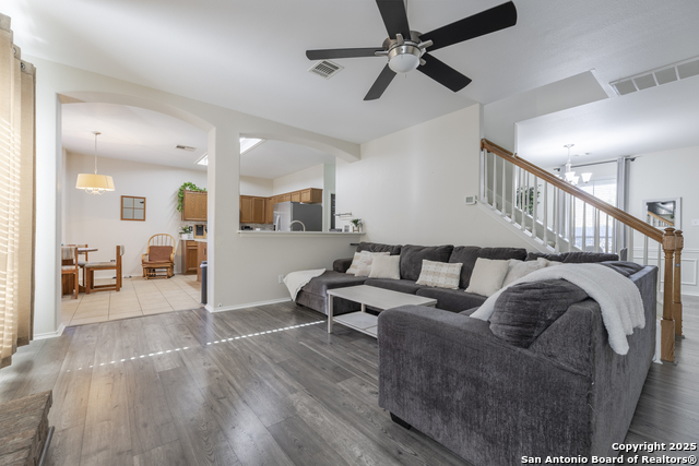 Image 8 of 31 For 9026 Hilltop Crossing