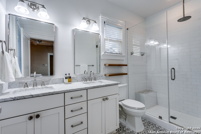 Image 15 of 28 For 226 Hollywood W