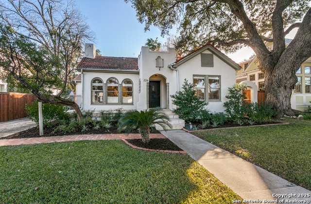 Image 2 of 28 For 226 Hollywood W