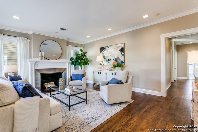 Image 5 of 28 For 226 Hollywood W