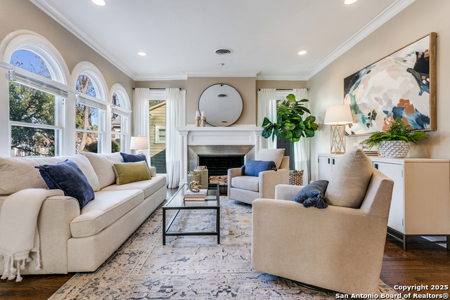 Image 7 of 28 For 226 Hollywood W