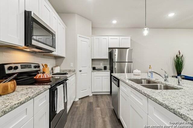 Image 12 of 30 For 106 Sai Manor  101