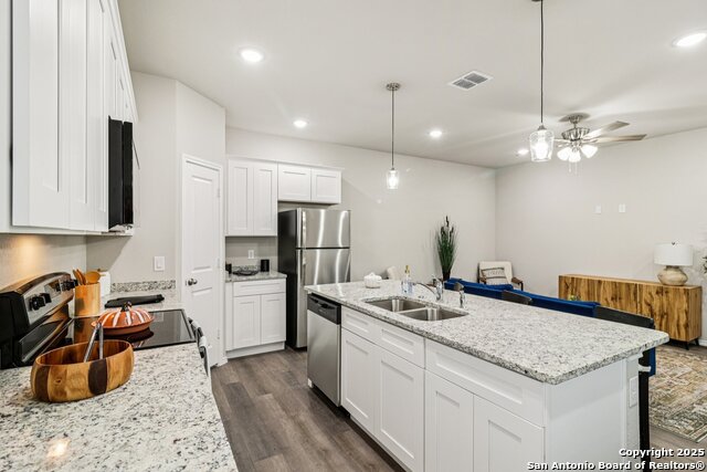 Image 9 of 30 For 106 Sai Manor  101