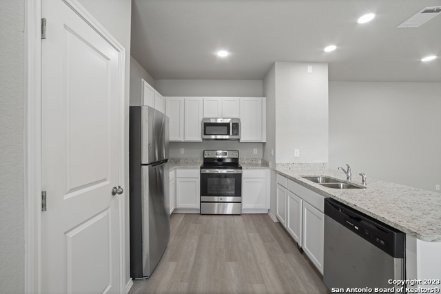 Image 10 of 31 For 7218 Briar Place  101