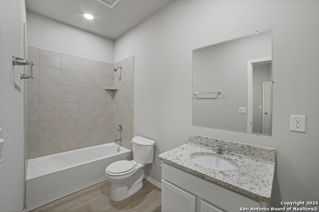 Image 17 of 31 For 7218 Briar Place  101