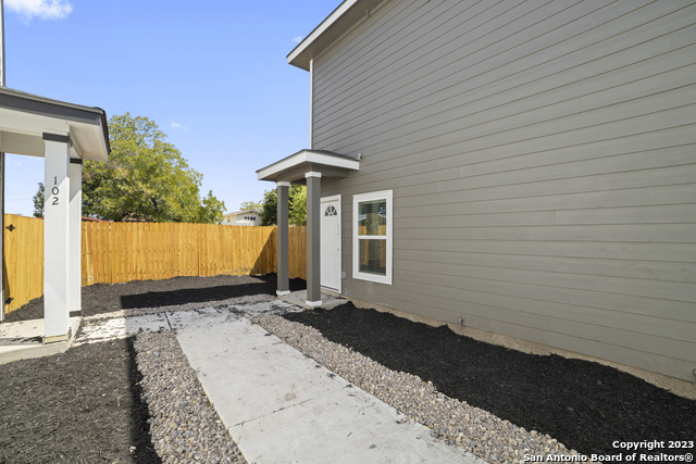 Image 3 of 31 For 7218 Briar Place  101