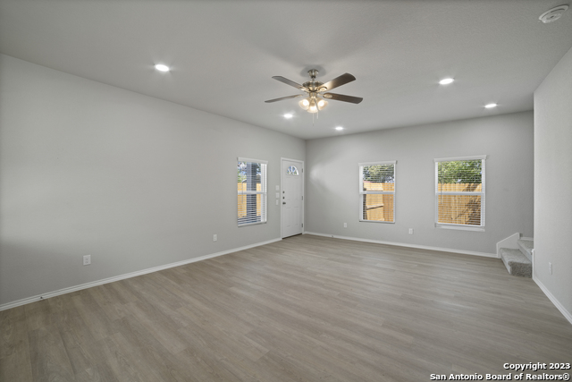 Image 7 of 31 For 7218 Briar Place  101