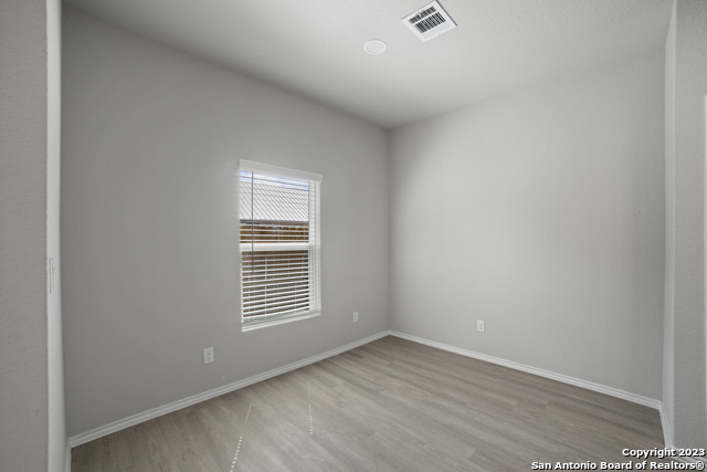 Image 8 of 31 For 7218 Briar Place  101